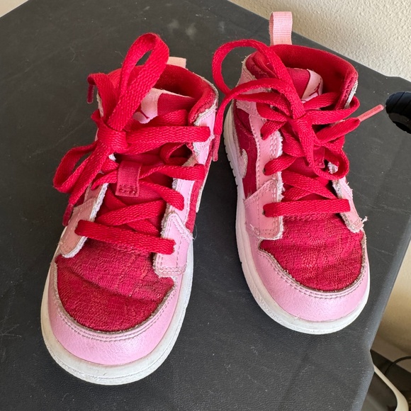 Nike Jordan 1 Mid Premium Valentine's Day Size US 6C Pink - Picture 7 of 11